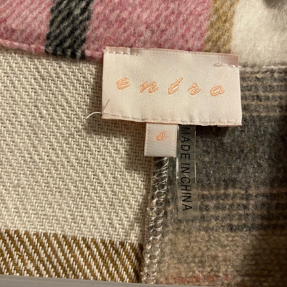 Shacket - Picture 2 of 2